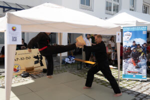 2025-07-13 Demo auf Straßenfest Oberhaching