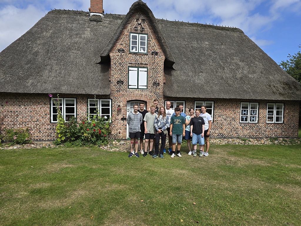 Vor dem Öömrang Hüs
